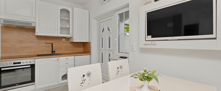 Apartmaji Ineta, Sv. Filip i Jakov, 7x nočitev - Kuponko.si