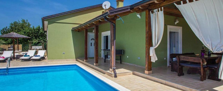 Počitniška hiša z bazenom: krasen oddih v Puli - Kuponko.si