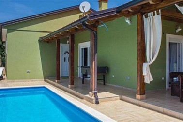 Počitniška hiša z bazenom: krasen oddih v Puli