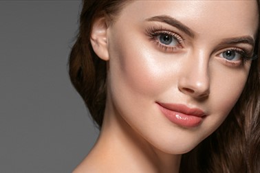 Minimalist beauty salon: korejsko vihanje trepalnic