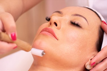 Nina Nails, pomladitve z madero face lift in cuppingom