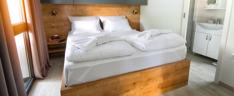 Kamp Plitvice 5*: oddih v mobilni hišici  - Kuponko.si