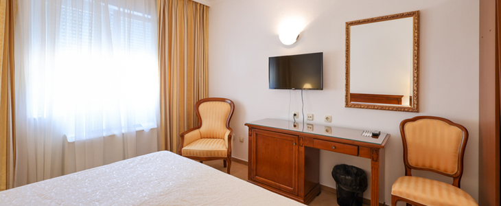 Hotel Val***, Seget Donji, Trogir: morski oddih - Kuponko.si