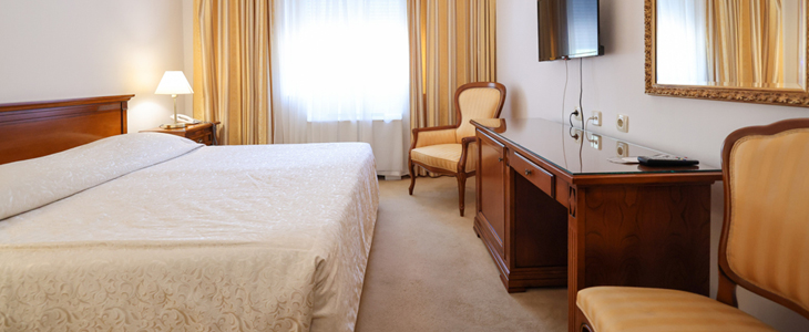 Hotel Val***, Seget Donji, Trogir: morski oddih - Kuponko.si