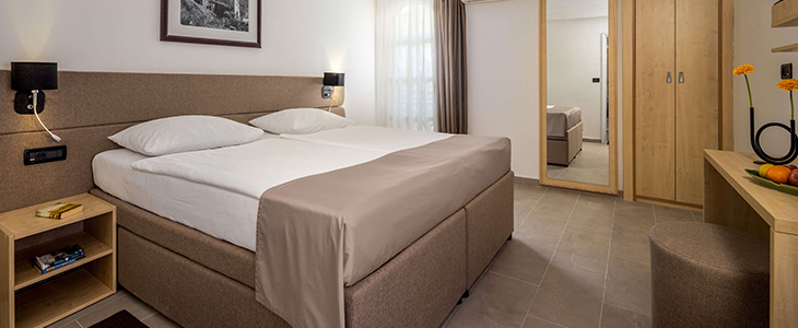Hotel Delfin, Omišalj, Krk: oddih s polpenzionom - Kuponko.si