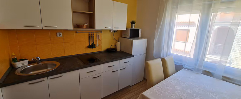Apartmaji Kivi, Novigrad, morski oddih - Kuponko.si