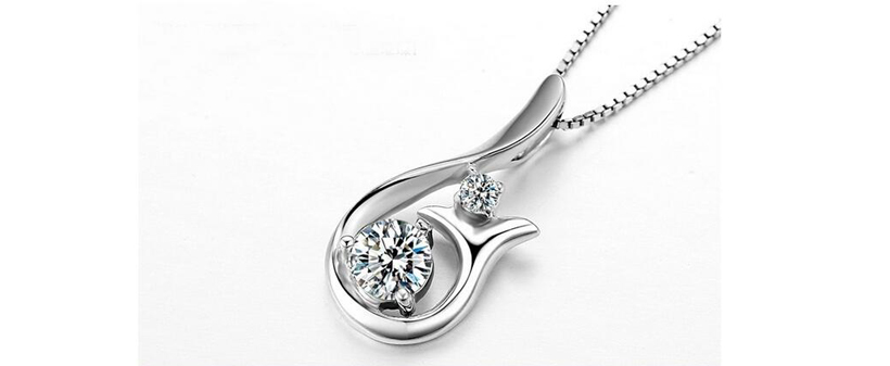 Srebrna verižica z obeskom s kristali Swarovski® - Kuponko.si
