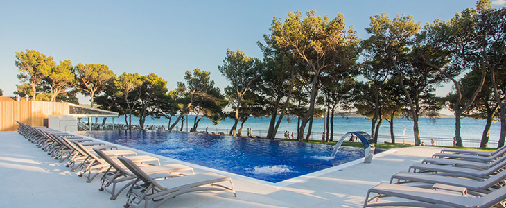 Hotel Punta 4*, Vodice: jesenski wellness oddih - Kuponko.si